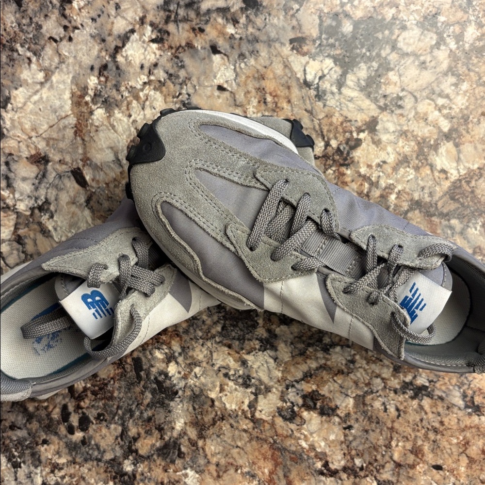 New Balance 327 - Picture 2 of 5